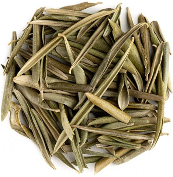 Dried olive leaves 