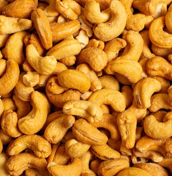 Roasted cashews